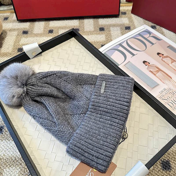 Loro Piana Women's Cashmere Chunky Cable Knit Beanie with Pom-Pom in Gray