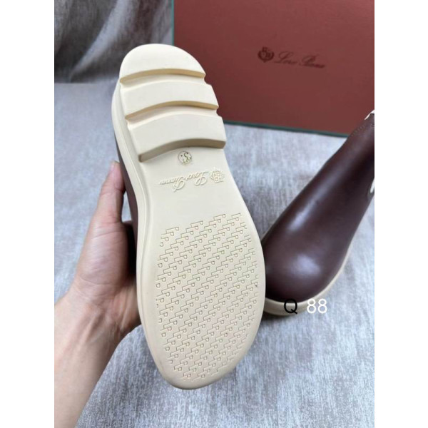 Loro Piana Women's Short Boots / Brown