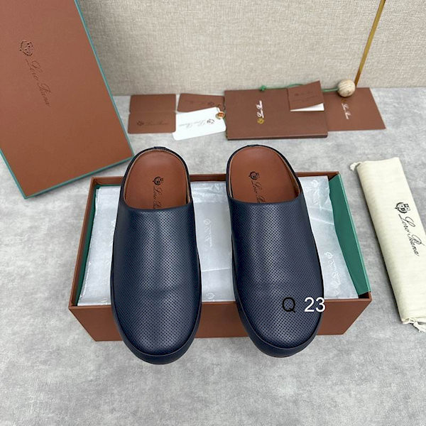 Loro Piana Women's Cowhide Sandals / Navy Blue With Air Holes