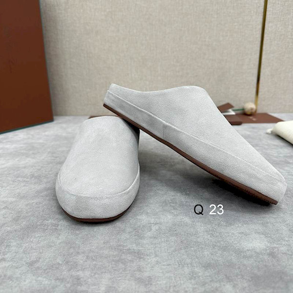 Loro Piana Women's Suede Sandals / Light Gray