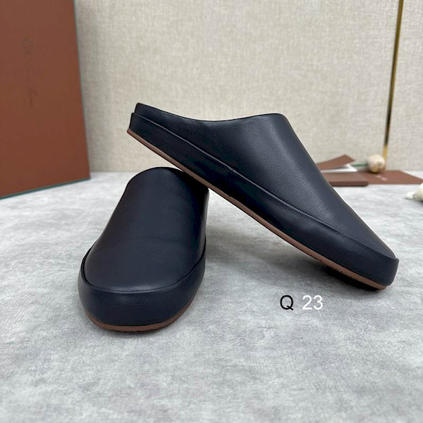 Loro Piana Women's Cowhide Sandals / Navy Blue