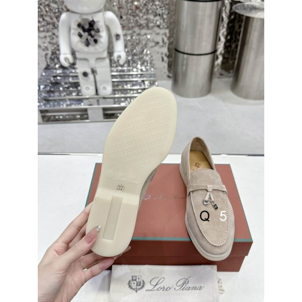 Loro Piana Women's Summer Charms Walk Moccas/ Flat Shoes / Apricot