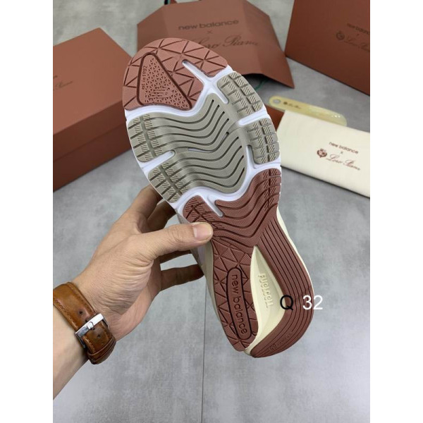 Loro Piana Men's Sports Shoes / Apricot Collaboration With New Balance